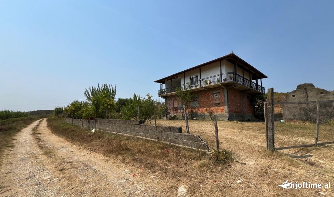 Casa privata/Indipendente in vendita a Kruja 4+1, Arredato