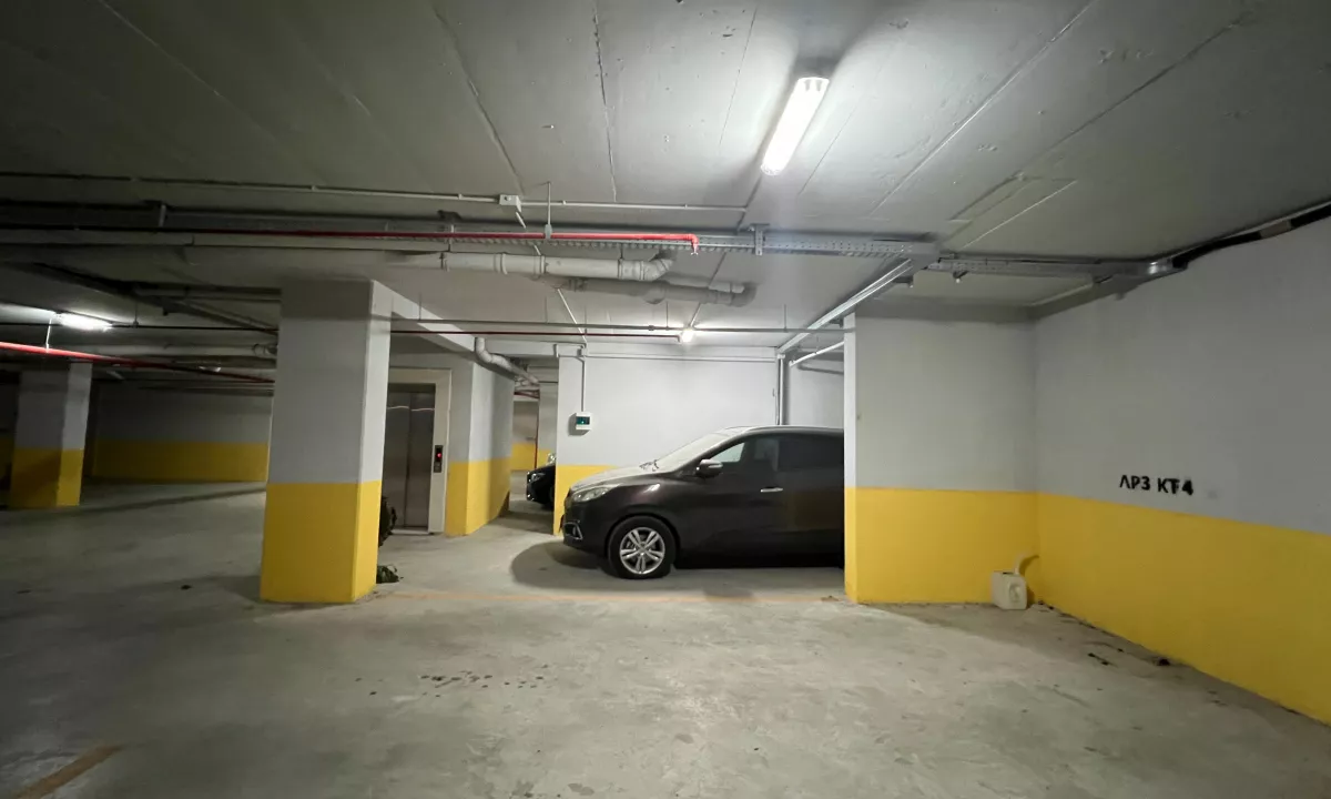 Shitet, Post Parkimi, “21 Dhjetori – Ish Parku”, Tirane.