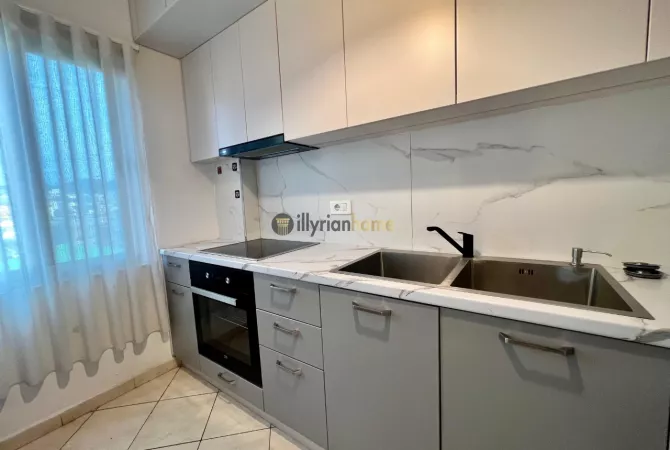 Shitet, Post Parkimi, “21 Dhjetori – Ish Parku”, Tirane.