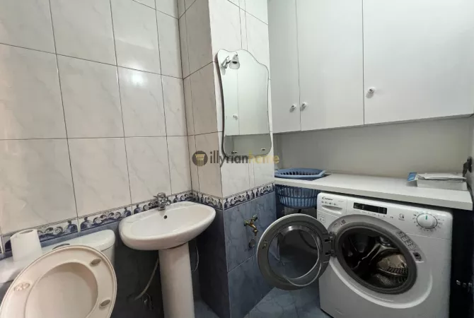 Shitet, Post Parkimi, “21 Dhjetori – Ish Parku”, Tirane.