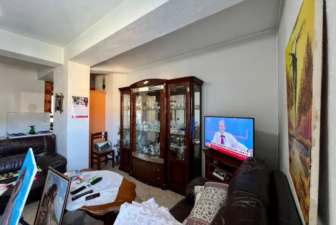 Shtepi ne shitje Apartament ne Pogradec, 2+1, Mobilimi E mobiluar, Pagesa 95,000  Euro.