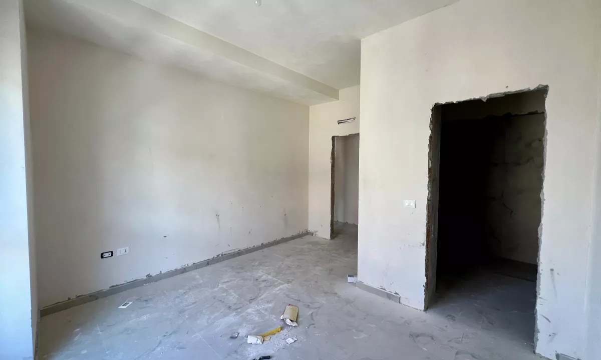 Shtepi ne shitje Apartament ne Tirane, 2+1, Mobilimi E mobiluar, Pagesa 171,500  Euro.