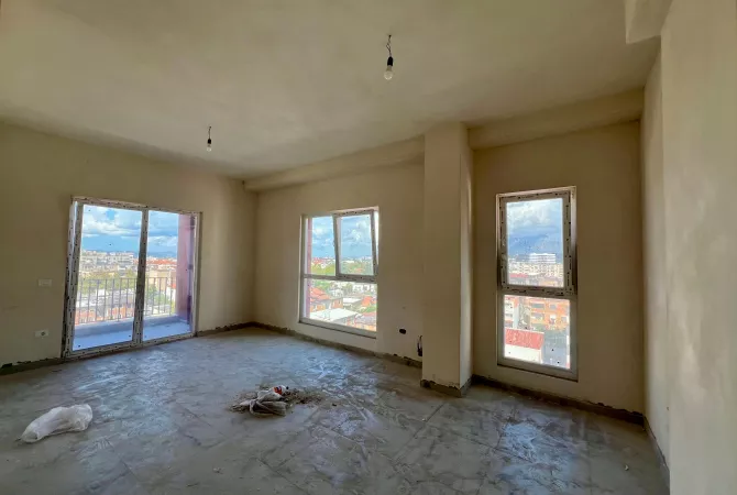 Shtepi ne shitje Apartament ne Tirane, 2+1, Mobilimi E mobiluar, Pagesa 171,500  Euro.