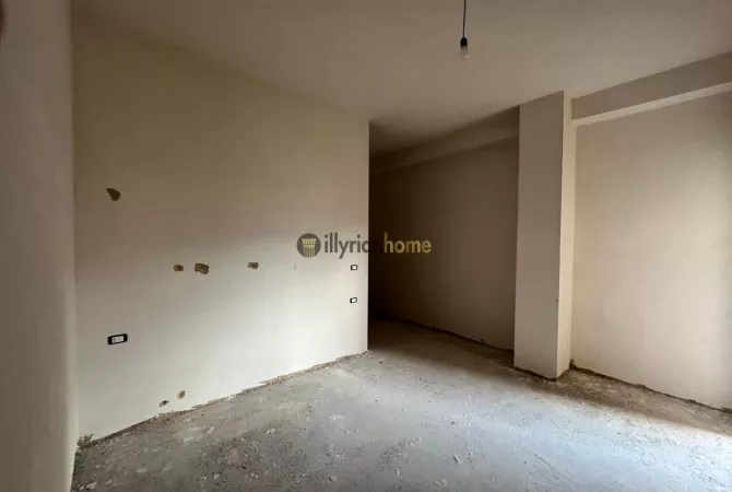 Shtepi ne shitje Apartament ne Tirane, 2+1, Mobilimi Bosh, pa mobiluar, Pagesa 176,000  Euro.