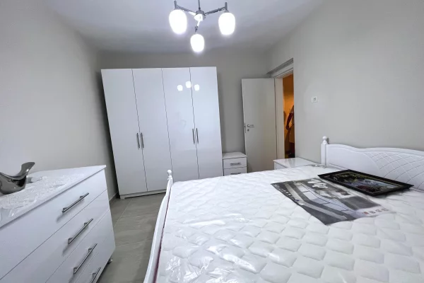 Shtepi me qera Apartament ne Tirane, 2+1, Mobilimi E mobiluar, Pagesa 600  Euro.