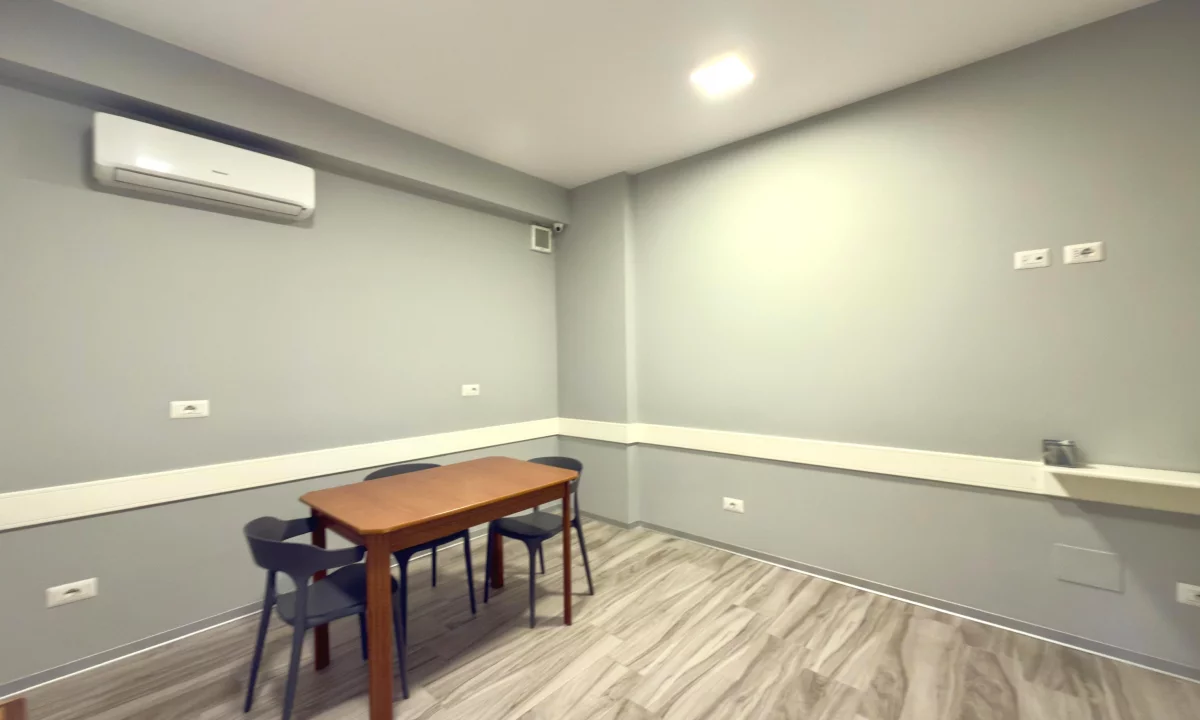 Jepet me qira Ambient Biznesi, “Brryli”, Tirane