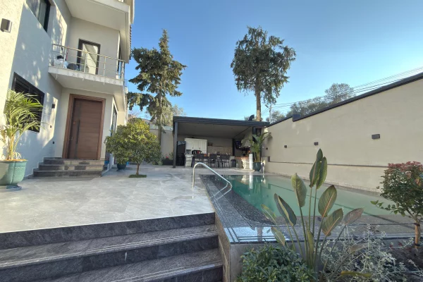 Shitet, Vilë 3 katëshe+papafingo, Liqeni i Thatë, Tiranë