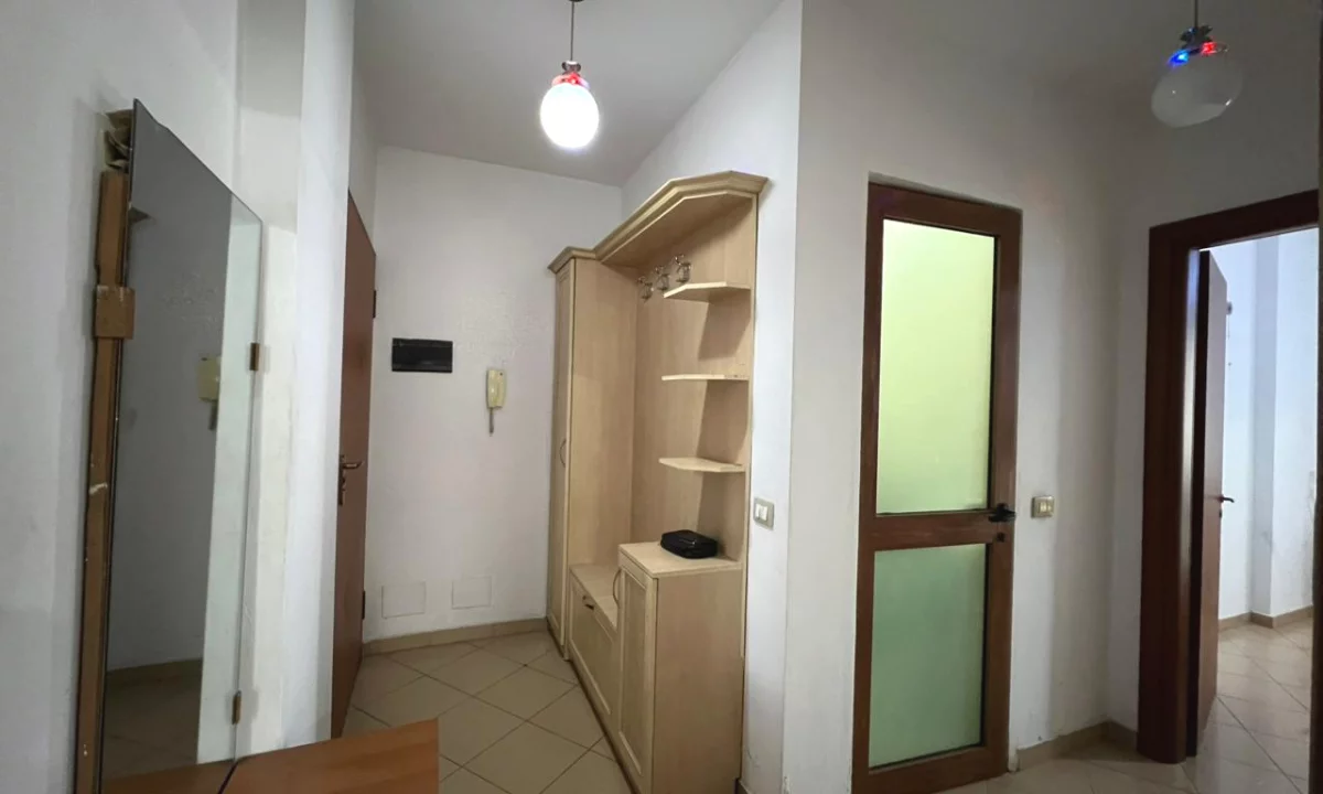 Shtepi me qera Apartament ne Tirane, 1+1, Mobilimi E mobiluar, Pagesa 350  Euro.