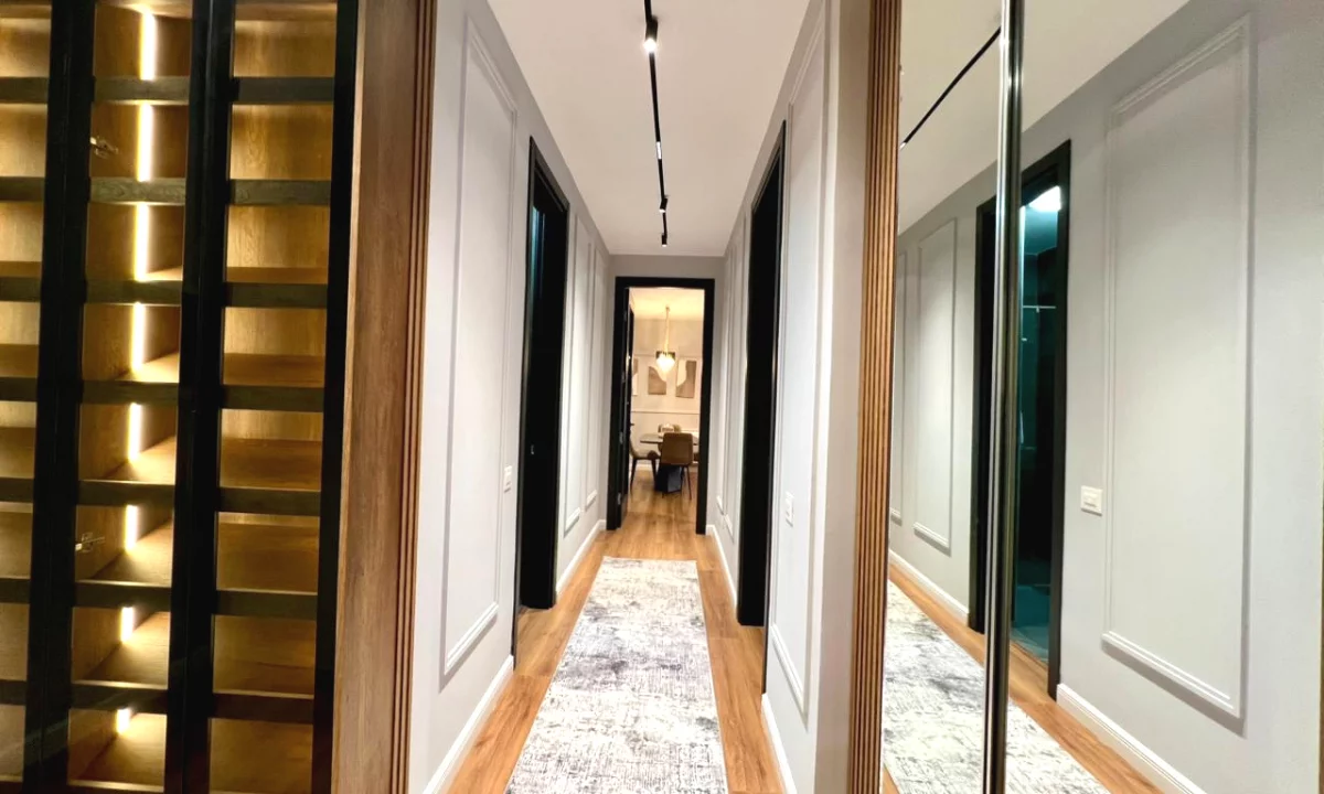 Shtepi me qera Apartament ne Tirane, 2+1, Mobilimi E mobiluar, Pagesa 1,300  Euro.