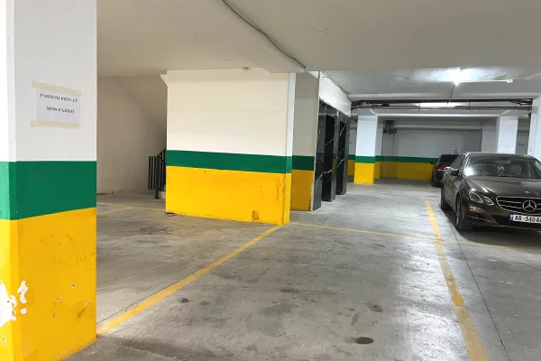 Business Property in Sale 4+1 in Tirana - 28,000 Euro