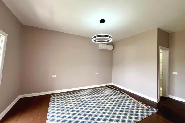 Shtepi ne shitje Vila Luksoze ne Tirane, 3+1, Mobilimi Pjeserisht e mobiluar, Pagesa 450,000  Euro.