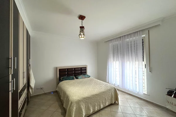 Shtepi me qera Apartament ne Tirane, 2+1, Mobilimi E mobiluar, Pagesa 700  Euro.