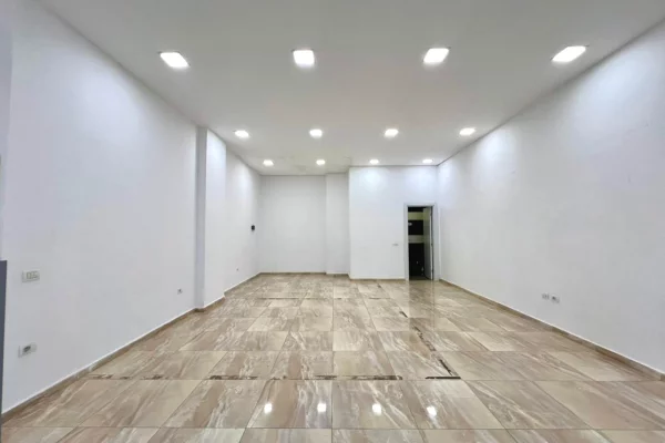 Qira, Ambient Biznesi, “Ali Demi”, Tirane.