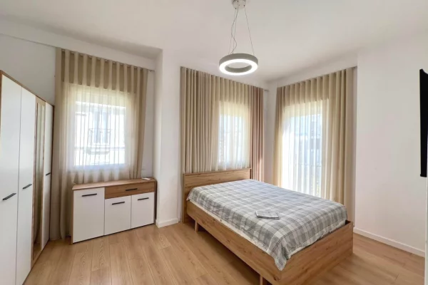 Shtepi me qera Vila Luksoze ne Tirane, 4+1, Mobilimi E mobiluar, Pagesa 2,500  Euro.