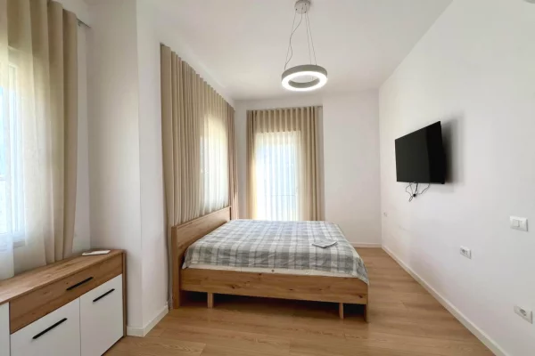 Shtepi me qera Vila Luksoze ne Tirane, 4+1, Mobilimi E mobiluar, Pagesa 2,500  Euro.