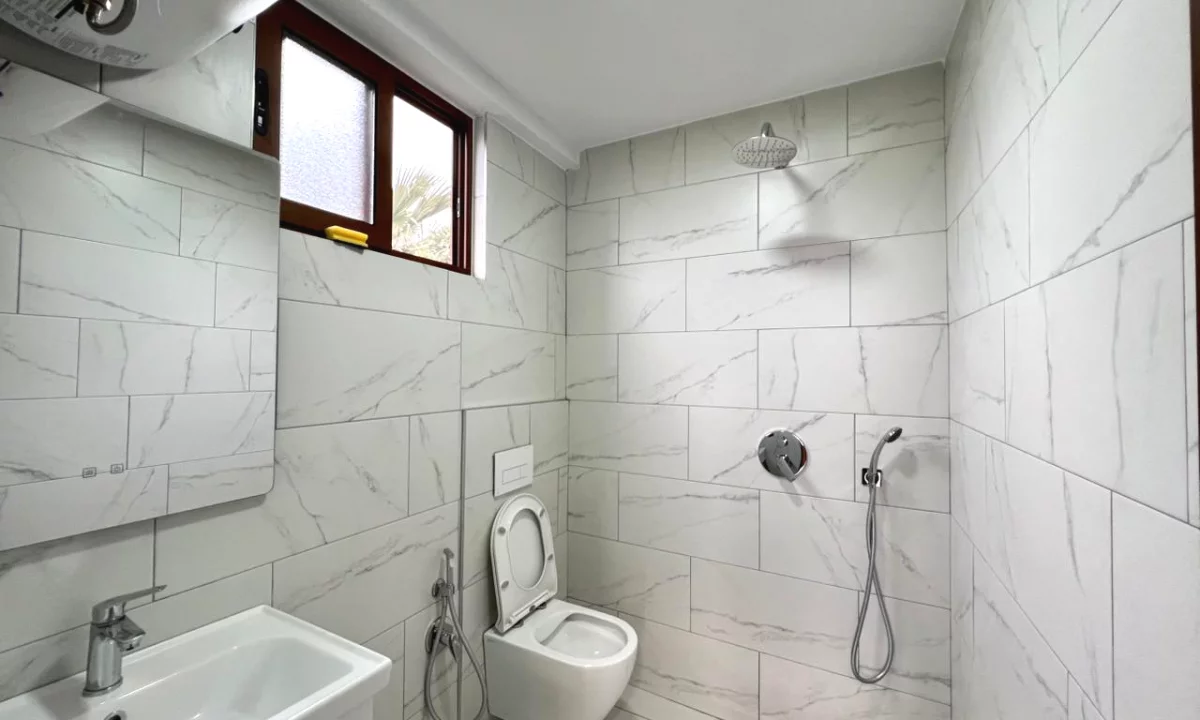 Shtepi me qera Apartament ne Tirane, 1+1, Mobilimi E mobiluar, Pagesa 30,000  Leke.