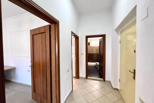 Apartment for rent in Tirana 2+1, Emty