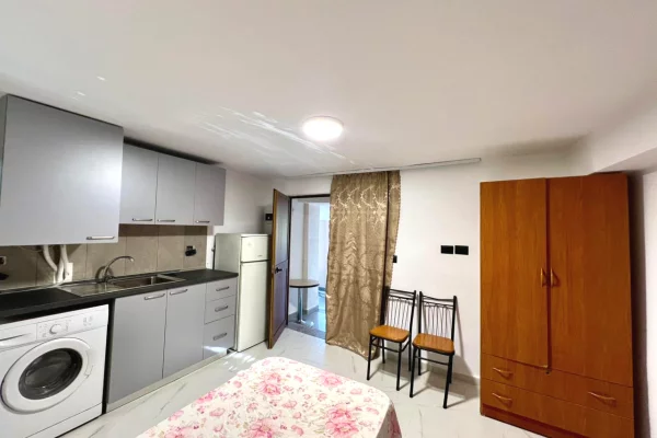 Shtepi me qera Apartament ne Tirane, Garsoniere, Mobilimi E mobiluar, Pagesa 16,000  Leke.