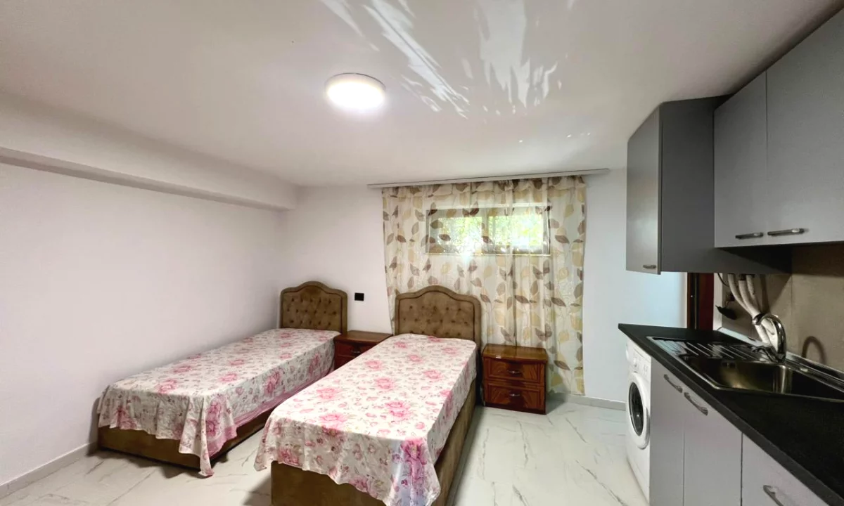 Shtepi me qera Apartament ne Tirane, Garsoniere, Mobilimi E mobiluar, Pagesa 16,000  Leke.