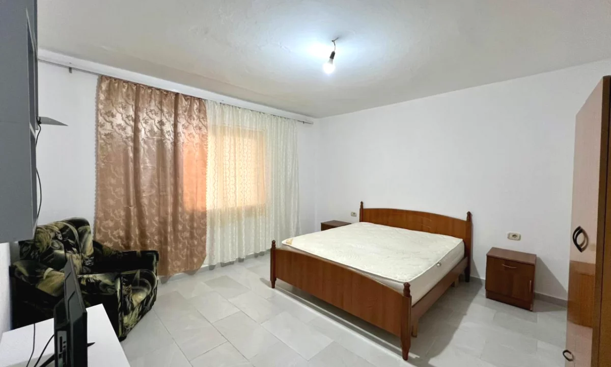 Shtepi me qera Apartament ne Tirane, Garsoniere, Mobilimi E mobiluar, Pagesa 25,000  Leke.