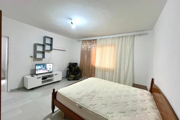 Shtepi me qera Apartament ne Tirane, Garsoniere, Mobilimi E mobiluar, Pagesa 25,000  Leke.