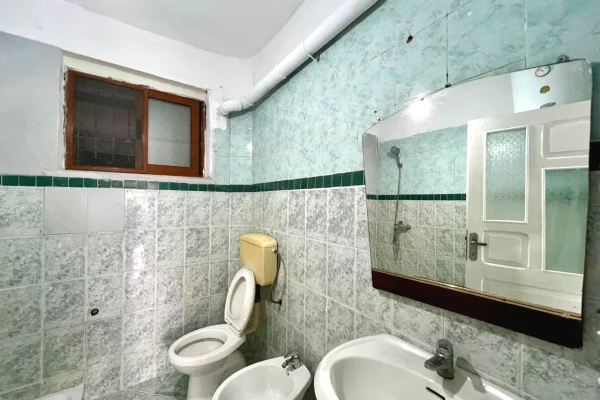 Shtepi me qera Apartament ne Tirane, Garsoniere, Mobilimi E mobiluar, Pagesa 25,000  Leke.