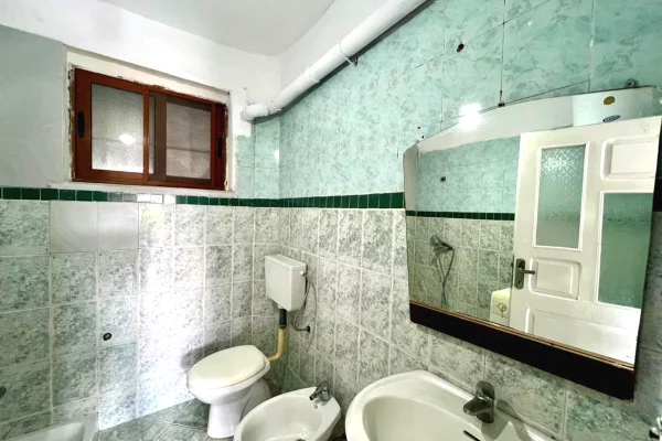 Shtepi me qera Apartament ne Tirane, Garsoniere, Mobilimi E mobiluar, Pagesa 22,000  Leke.