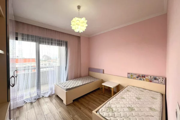 Shtepi ne shitje Apartament ne Tirane, 3+1, Mobilimi E mobiluar, Pagesa 355,000  Euro.