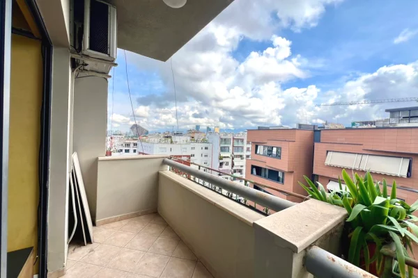 Shtepi ne shitje Apartament ne Tirane, 3+1, Mobilimi E mobiluar, Pagesa 355,000  Euro.