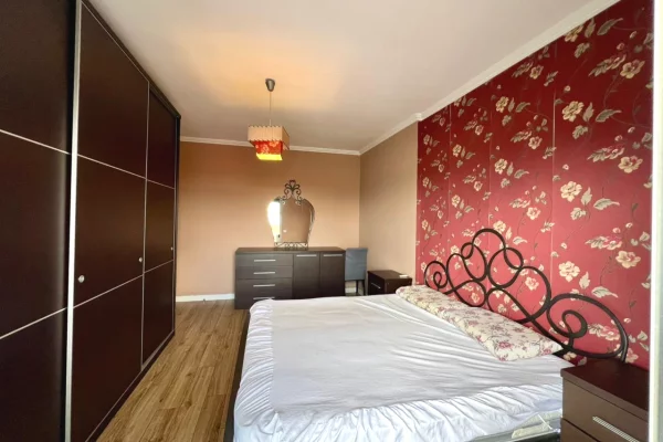 Shtepi ne shitje Apartament ne Tirane, 3+1, Mobilimi E mobiluar, Pagesa 355,000  Euro.