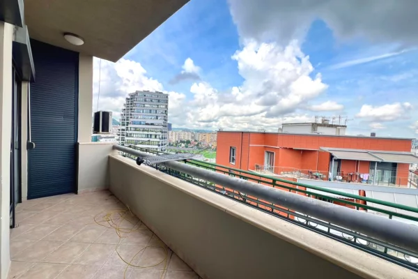 Shtepi ne shitje Apartament ne Tirane, 3+1, Mobilimi E mobiluar, Pagesa 355,000  Euro.