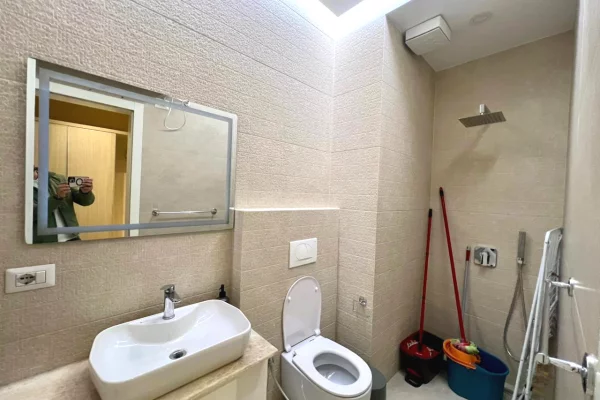 Shtepi ne shitje Apartament ne Tirane, 3+1, Mobilimi E mobiluar, Pagesa 355,000  Euro.