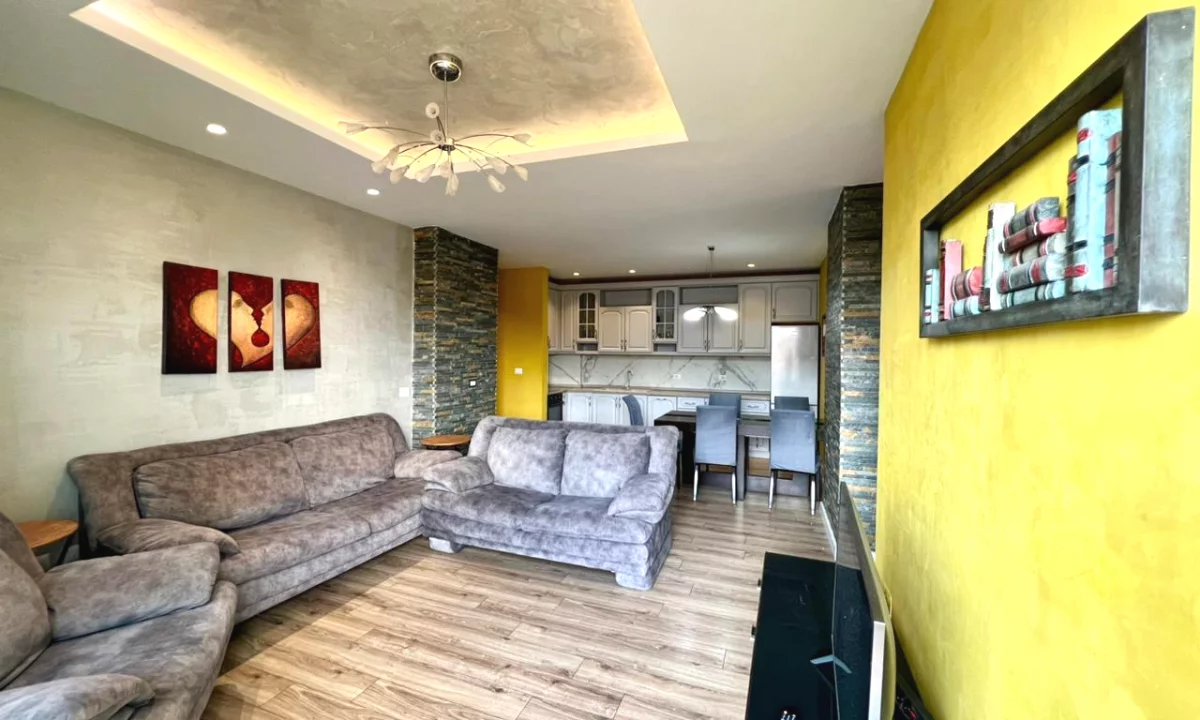 Shtepi ne shitje Apartament ne Tirane, 3+1, Mobilimi E mobiluar, Pagesa 355,000  Euro.