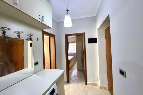 Shtepi me qera Apartament ne Tirane, 1+1, Mobilimi E mobiluar, Pagesa 500  Euro.