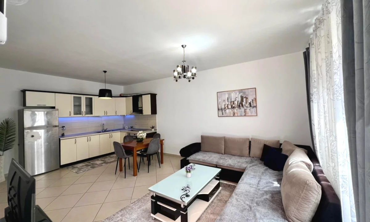 Shtepi me qera Apartament ne Tirane, 2+1, Mobilimi E mobiluar, Pagesa 450  Euro.
