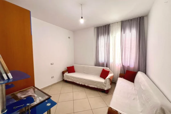 Shtepi me qera Apartament ne Tirane, 2+1, Mobilimi E mobiluar, Pagesa 450  Euro.