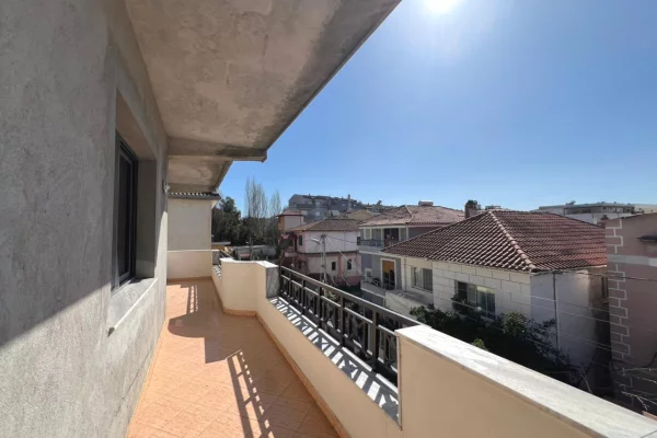 Shtepi me qera Shtepi Private ne Tirane, 5+1, Mobilimi E mobiluar, Pagesa 550  Euro.