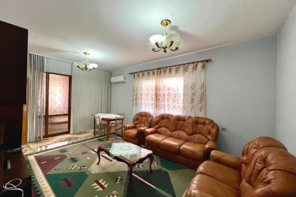 Shtepi me qera Shtepi Private ne Tirane, 5+1, Mobilimi E mobiluar, Pagesa 550  Euro.