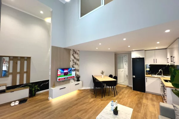 Shtepi ne shitje Duplex(shtepi me 2 kate) ne Tirane, 1+1, Mobilimi E mobiluar, Pagesa 128,000  Euro.