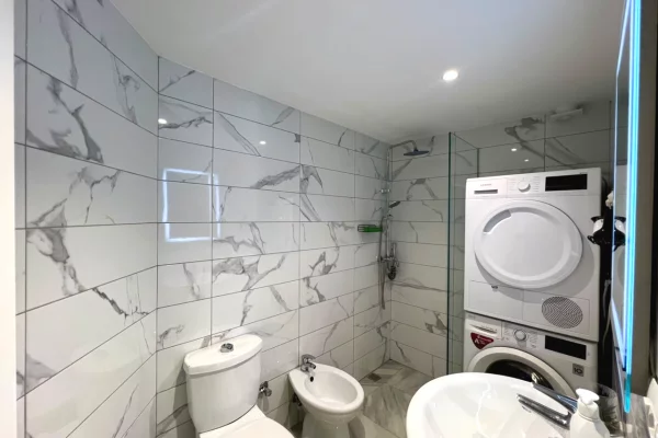 Shtepi ne shitje Duplex(shtepi me 2 kate) ne Tirane, 1+1, Mobilimi E mobiluar, Pagesa 128,000  Euro.