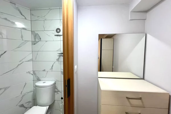Shtepi ne shitje Duplex(shtepi me 2 kate) ne Tirane, 1+1, Mobilimi E mobiluar, Pagesa 128,000  Euro.
