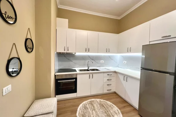 Shtepi me qera Apartament ne Tirane, 1+1, Mobilimi E mobiluar, Pagesa 700  Euro.