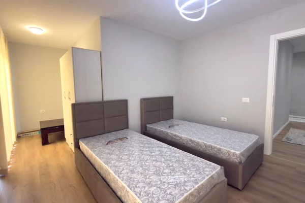 Shtepi me qera Apartament ne Tirane, 2+1, Mobilimi E mobiluar, Pagesa 550  Euro.