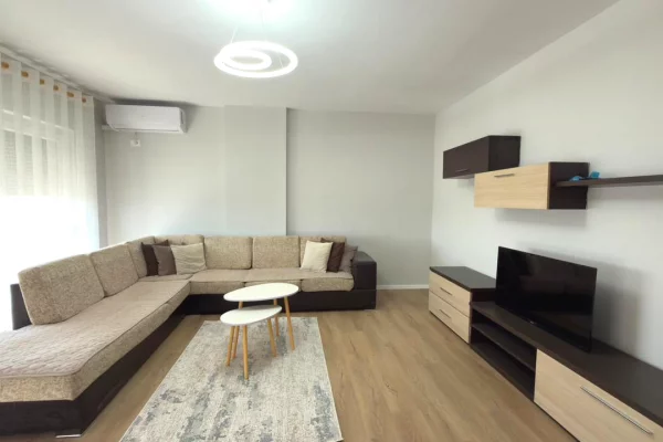 Shtepi me qera Apartament ne Tirane, 2+1, Mobilimi E mobiluar, Pagesa 550  Euro.