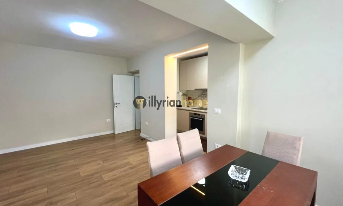 Shtepi ne shitje Apartament ne Tirane, 1+1, Mobilimi Pjeserisht e mobiluar, Pagesa 130,000  Euro.