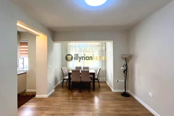 Shtepi ne shitje Apartament ne Tirane, 1+1, Mobilimi Pjeserisht e mobiluar, Pagesa 130,000  Euro.