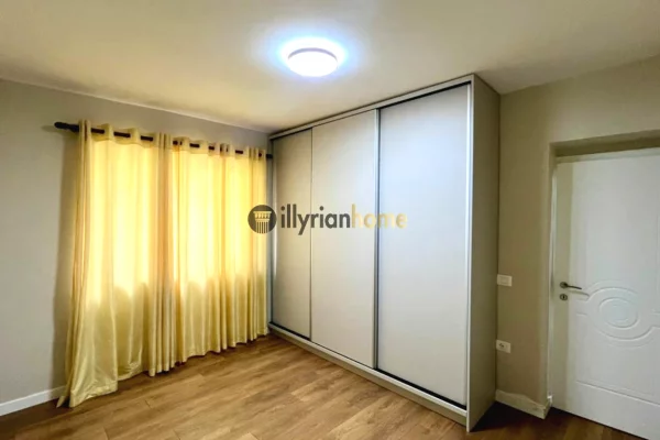 Shtepi ne shitje Apartament ne Tirane, 1+1, Mobilimi Pjeserisht e mobiluar, Pagesa 130,000  Euro.
