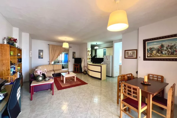 Shtepi ne shitje Apartament ne Tirane, 2+1, Mobilimi E mobiluar, Pagesa 248,000  Euro.