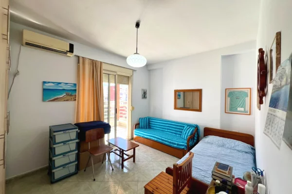 Shtepi ne shitje Apartament ne Tirane, 2+1, Mobilimi E mobiluar, Pagesa 248,000  Euro.