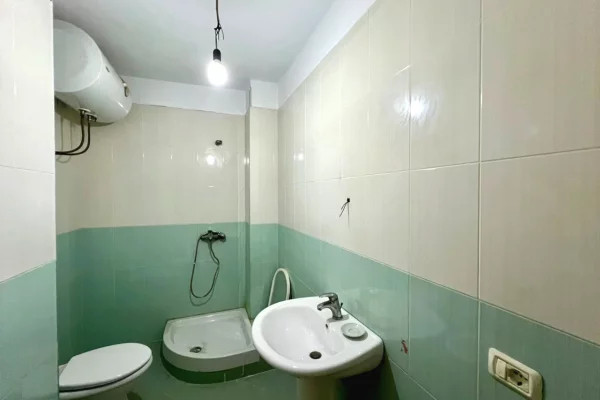 Shtepi me qera 3+1 ne Tirane - 70,000 Leke